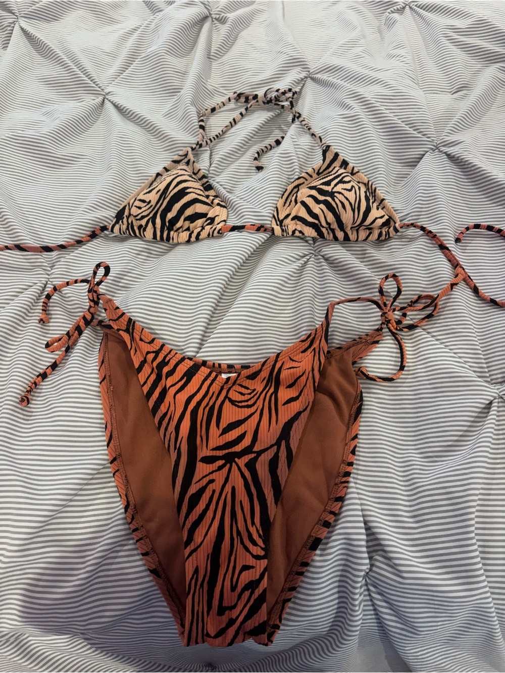 ✨ Xhilaration Tiger Print String Bikini in Orange and Black ✨